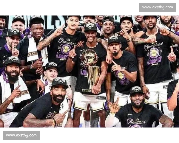 湖人对决热火总决赛第五场完整回放见证冠军走向关键时刻与巨星表现全解析 湖人对决热火总决赛第五场完整回放见证冠军走向关键时刻与巨星表现全解析